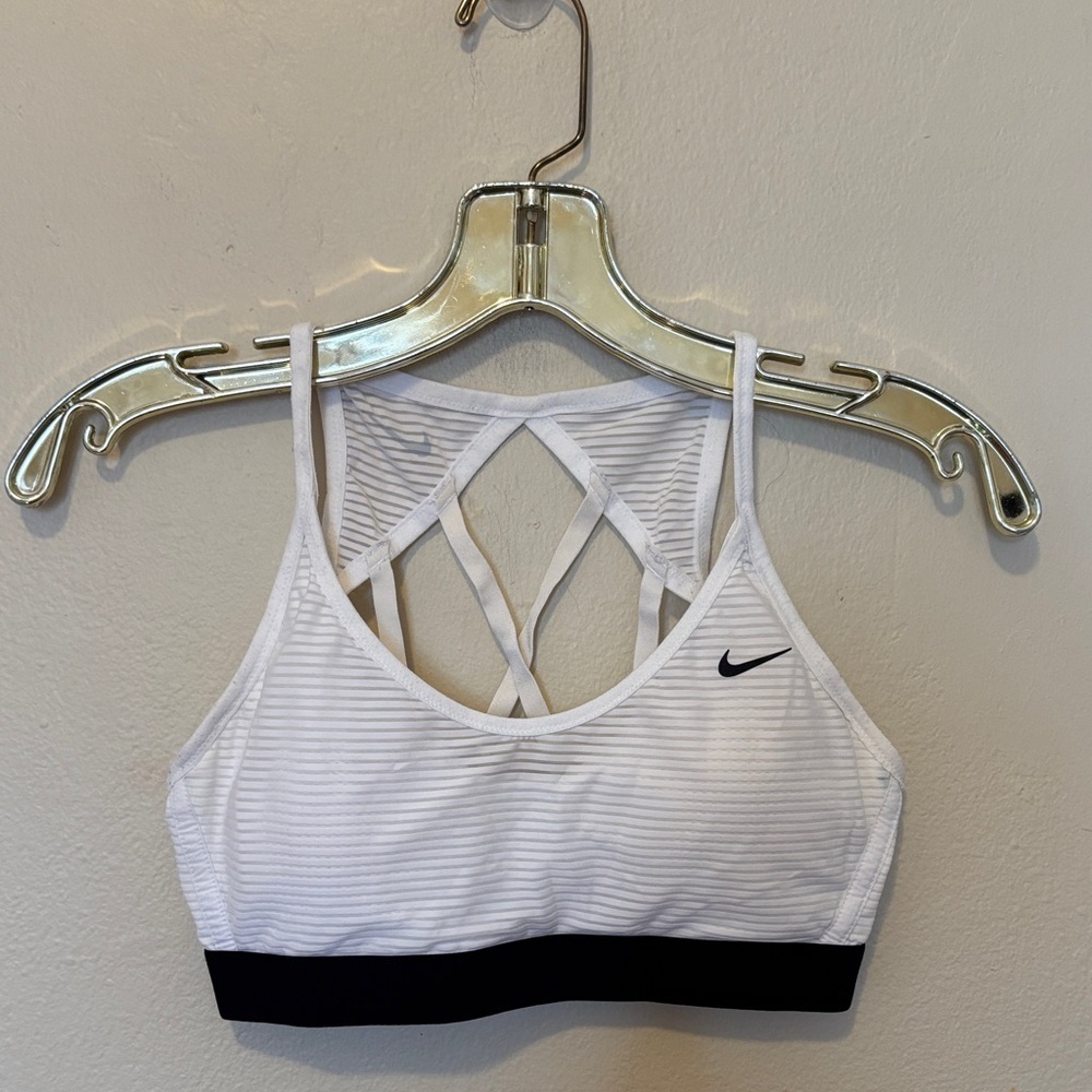 Nike Women's White and Black Strappy Crop Top